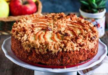 Crumbly Apple Cake Recipe